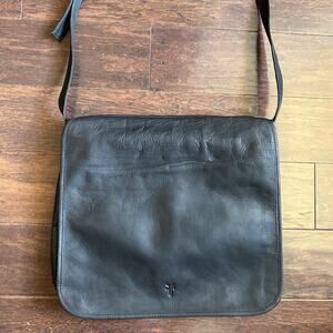FRYE Black Leather Messenger/Laptop Bag Briefcase Looks Unused 15”x14” Adj Strap